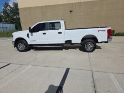 
										2020 Ford F-250 SD Lariat Crew Cab 4WD full									