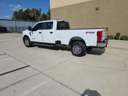 
										2020 Ford F-250 SD Lariat Crew Cab 4WD full									