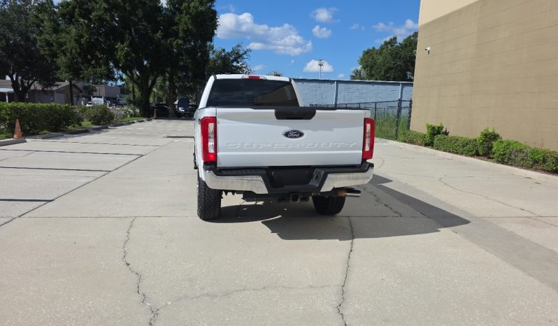 
								2020 Ford F-250 SD Lariat Crew Cab 4WD full									