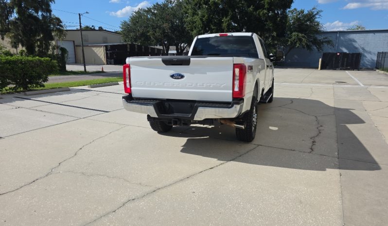 
								2020 Ford F-250 SD Lariat Crew Cab 4WD full									