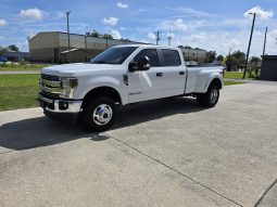 
										2017 Ford F-350 Lariat full									