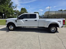 
										2017 Ford F-350 Lariat full									