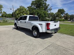 
										2017 Ford F-350 Lariat full									