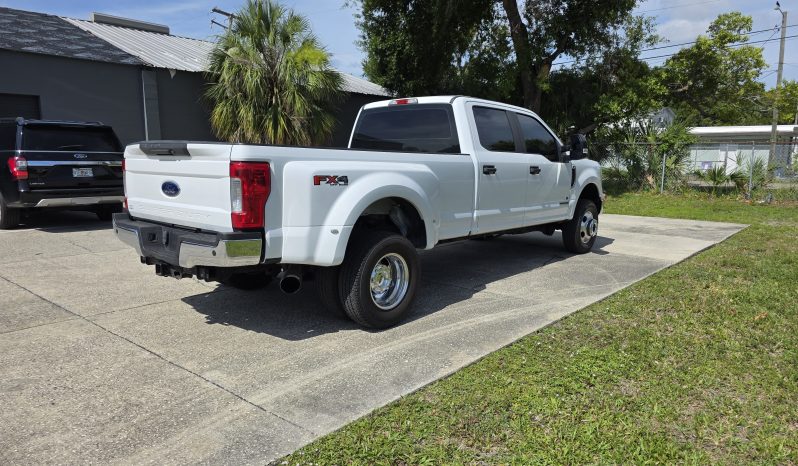 
								2017 Ford F-350 Lariat full									