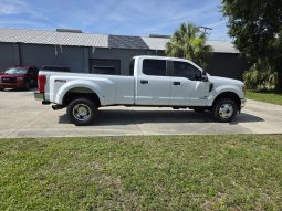 
										2017 Ford F-350 Lariat full									