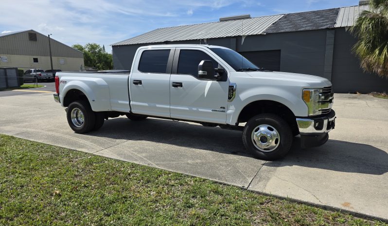 
								2017 Ford F-350 Lariat full									