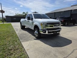 
										2017 Ford F-350 Lariat full									