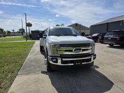 
										2017 Ford F-350 Lariat full									