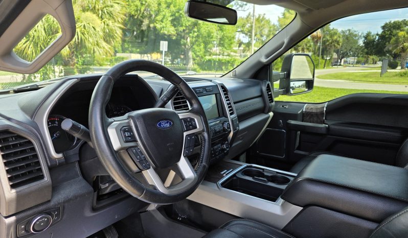 
								2017 Ford F-350 Lariat full									