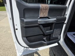 
										2017 Ford F-350 Lariat full									