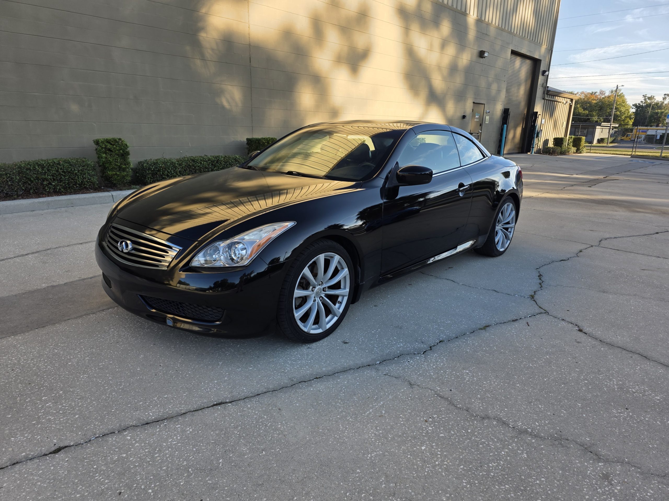 2010 INFINITI G 37 Convertible Sport 6MT's photo