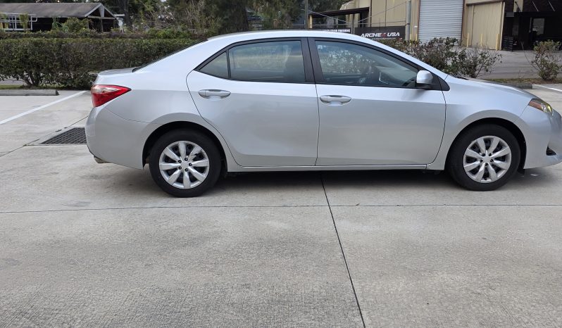 
								2017 Toyota Corolla full									