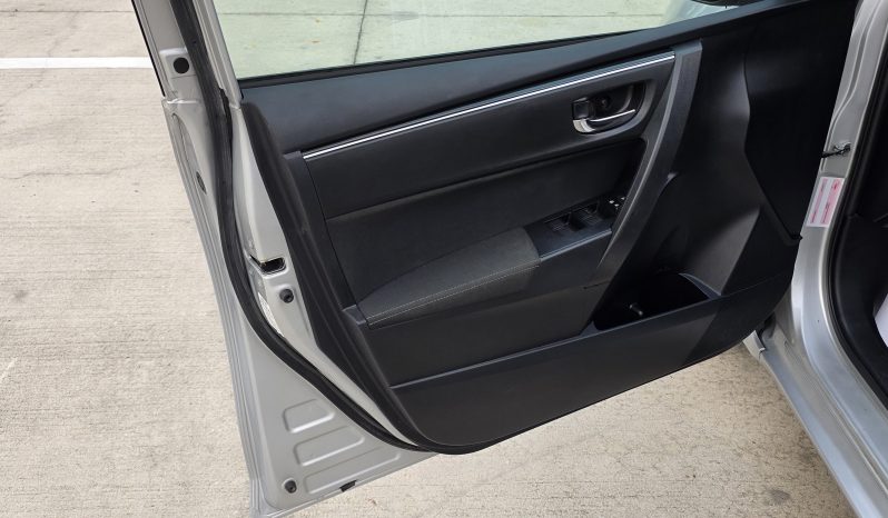 
								2017 Toyota Corolla full									