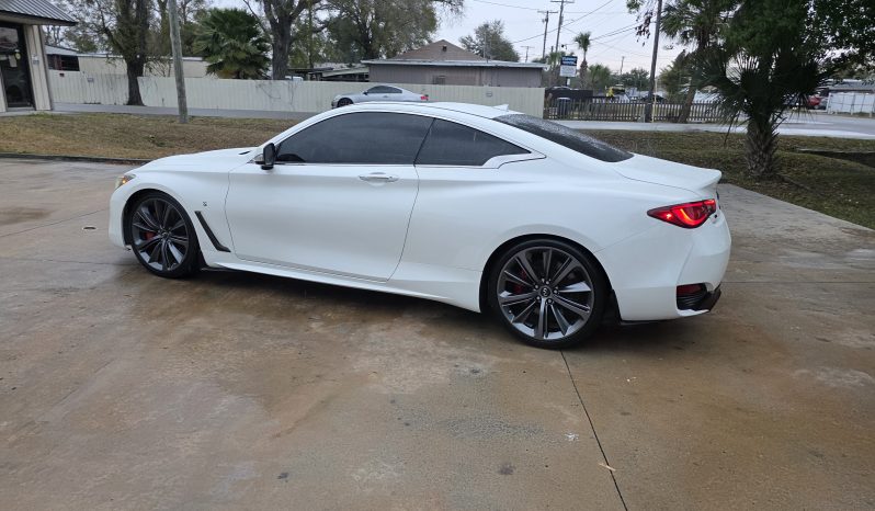 
								2017 Infiniti Q60 Red Sport full									