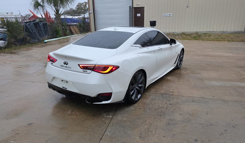 
								2017 Infiniti Q60 Red Sport full									