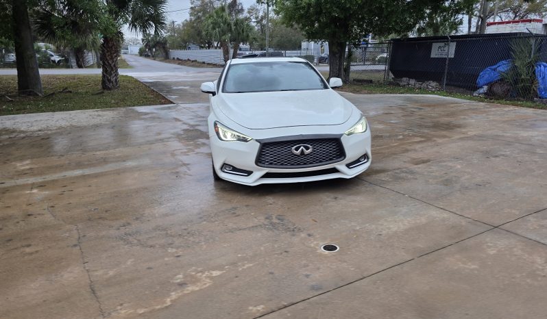 
								2017 Infiniti Q60 Red Sport full									
