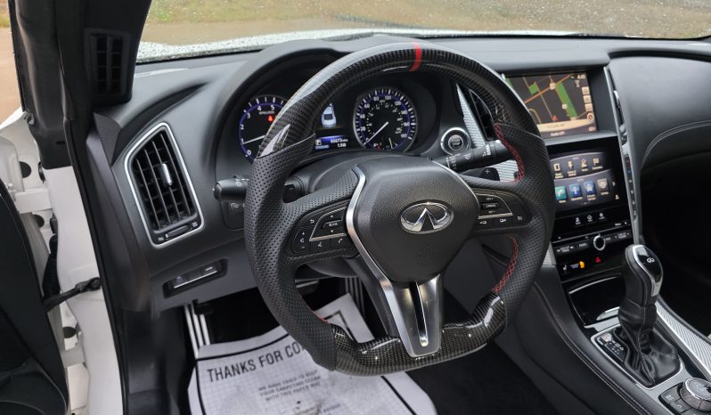 
								2017 Infiniti Q60 Red Sport full									