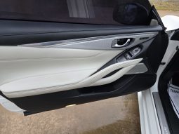 
										2017 Infiniti Q60 Red Sport full									