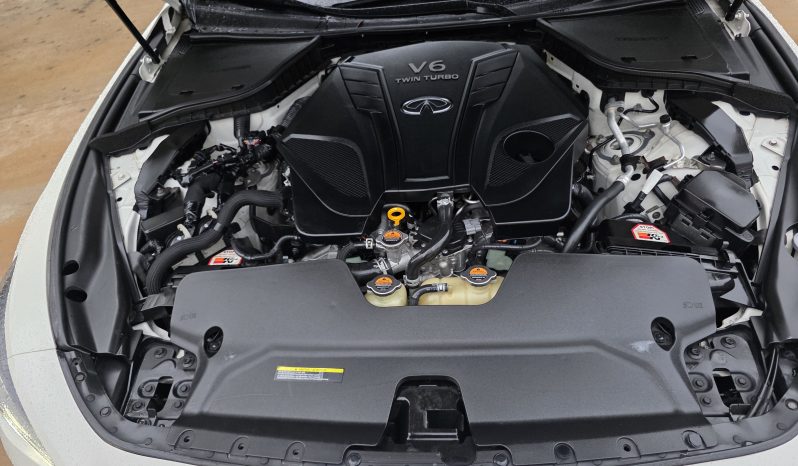 
								2017 Infiniti Q60 Red Sport full									