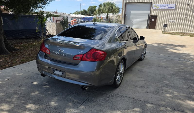 
								2013 Infiniti Q50 full									