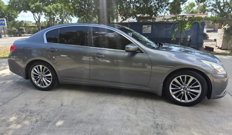 
								2013 Infiniti Q50 full									