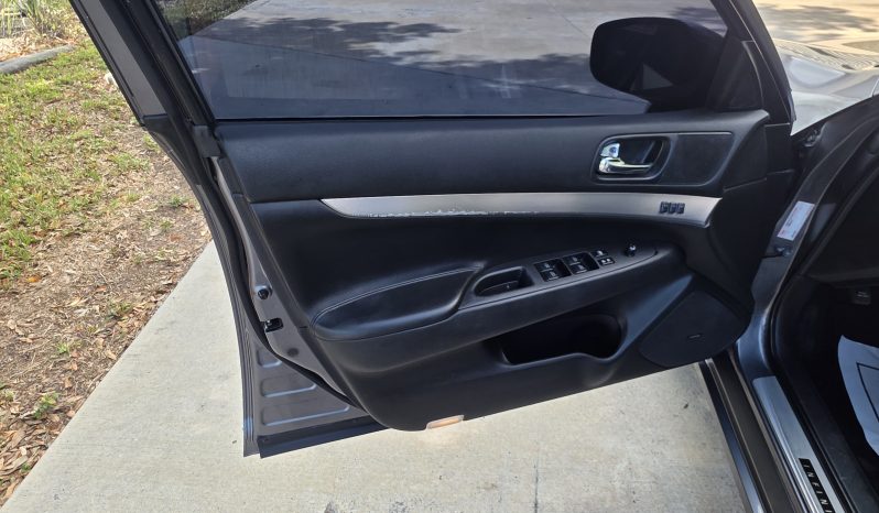 
								2013 Infiniti Q50 full									