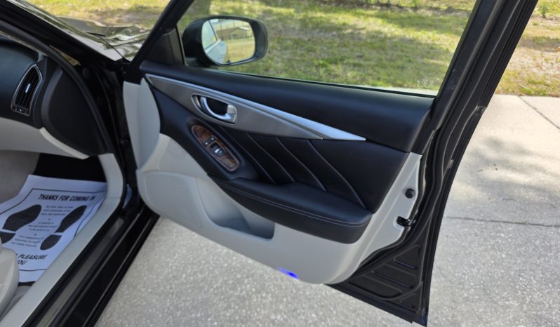 
								2015 Infiniti Q50 full									