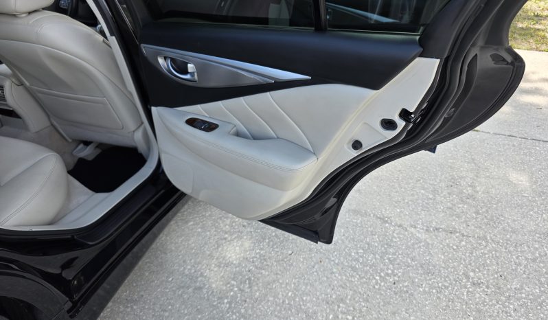 
								2015 Infiniti Q50 full									